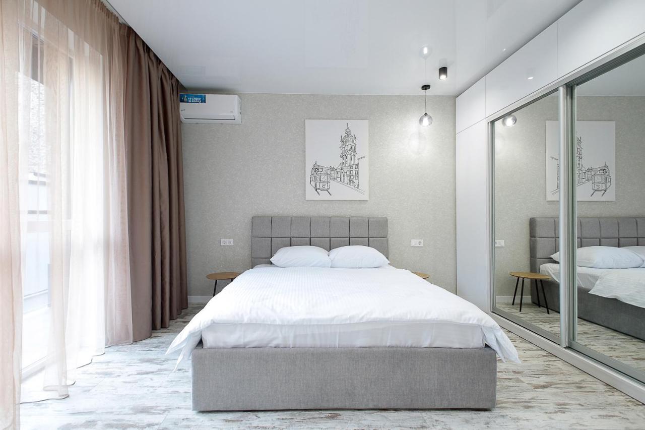 Luxury Nest Lviv Center Apartamento Exterior foto